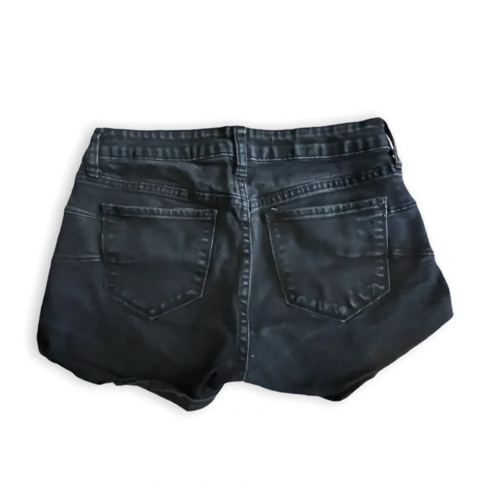 S.O.N.G. Woman’s Black Curvy Mid Rise Roll Cuff Denim Jean Shorts Size 7/28 - Picture 5 of 10